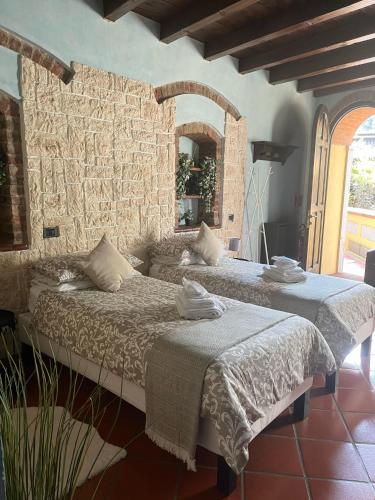 Monolocale Adelaide Abbadesse Guest House — 4-Star Luxury Hotel in Milan, Italy
