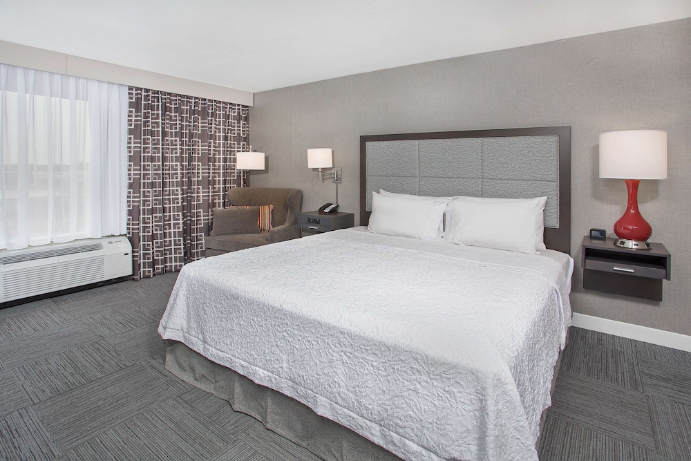 Hampton Inn Vincennes - photo 13