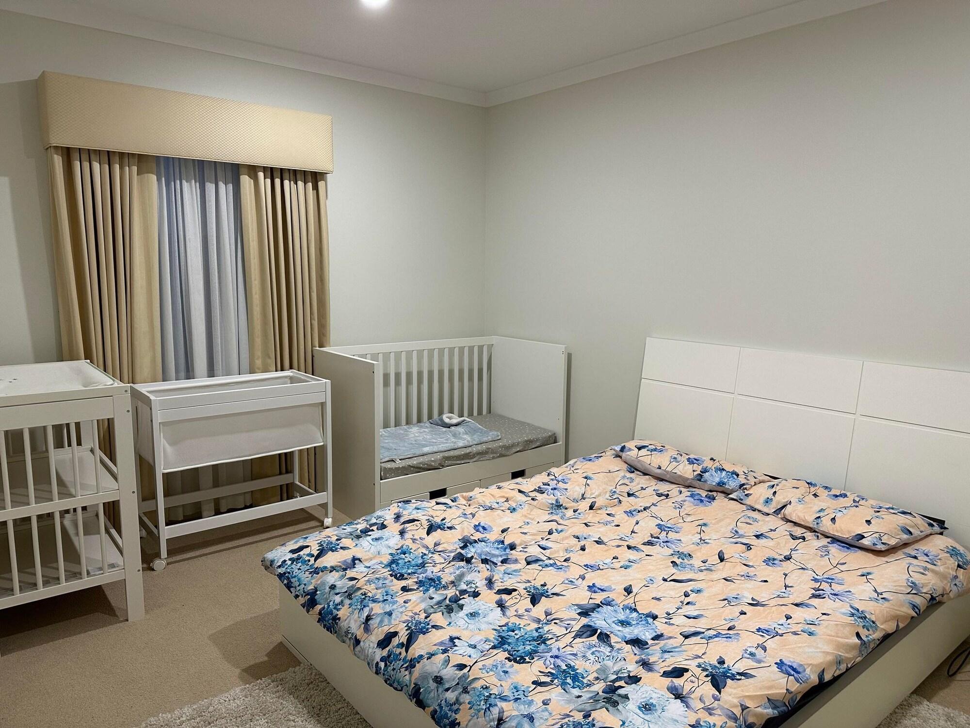 Lakeside House in Manor Lakes — 4-Star Luxury Hotel in Wyndham Vale, Australia