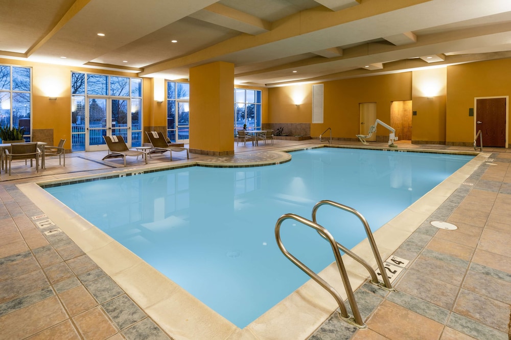 Embassy Suites by Hilton Portland Airport - photo 31