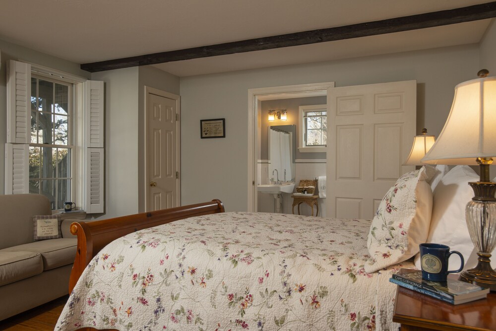 Liberty Hill Inn - photo 17