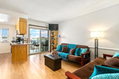 313B Steps from the Sand at Harbor Beach Free Wifi in Oceanside, United States