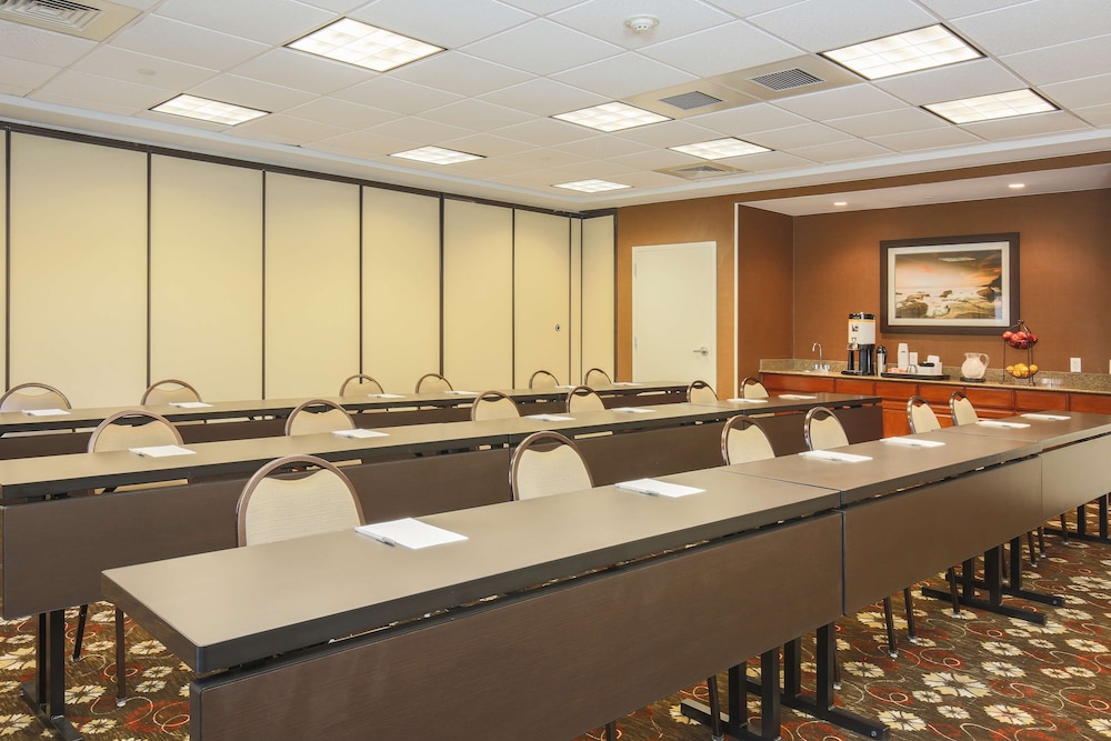 Hampton Inn And Suites Camarillo - photo 47