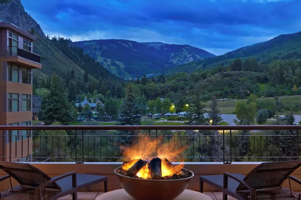 Beaver Creek Solace by AvantStay Studio w Resort Pool Hot Tub Premier Avon Location - photo 40