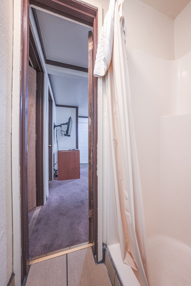 Oyo Hotel Portland Or Near Airport - photo 88