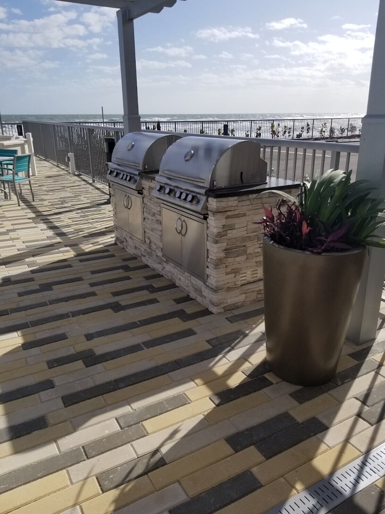 Home2 Suites by Hilton Ormond Beach Oceanfront - photo 16