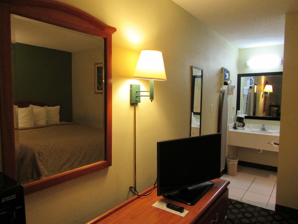Economy Inn - photo 19