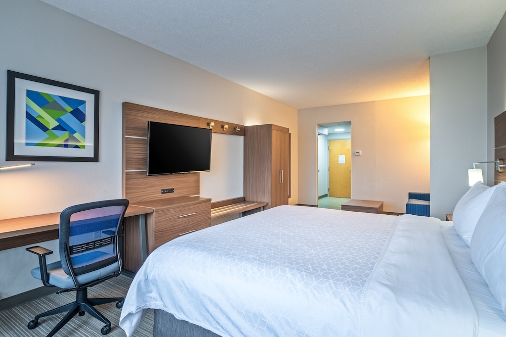 Holiday Inn Express Hotel & Suites Woodbridge by IHG - photo 17