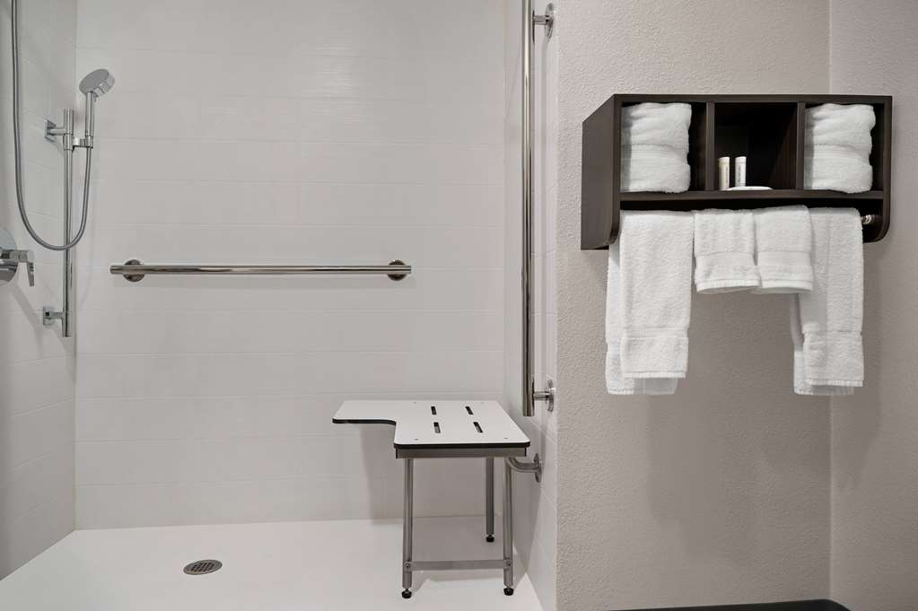 La Quinta Inn by Wyndham Columbus Dublin - photo 32