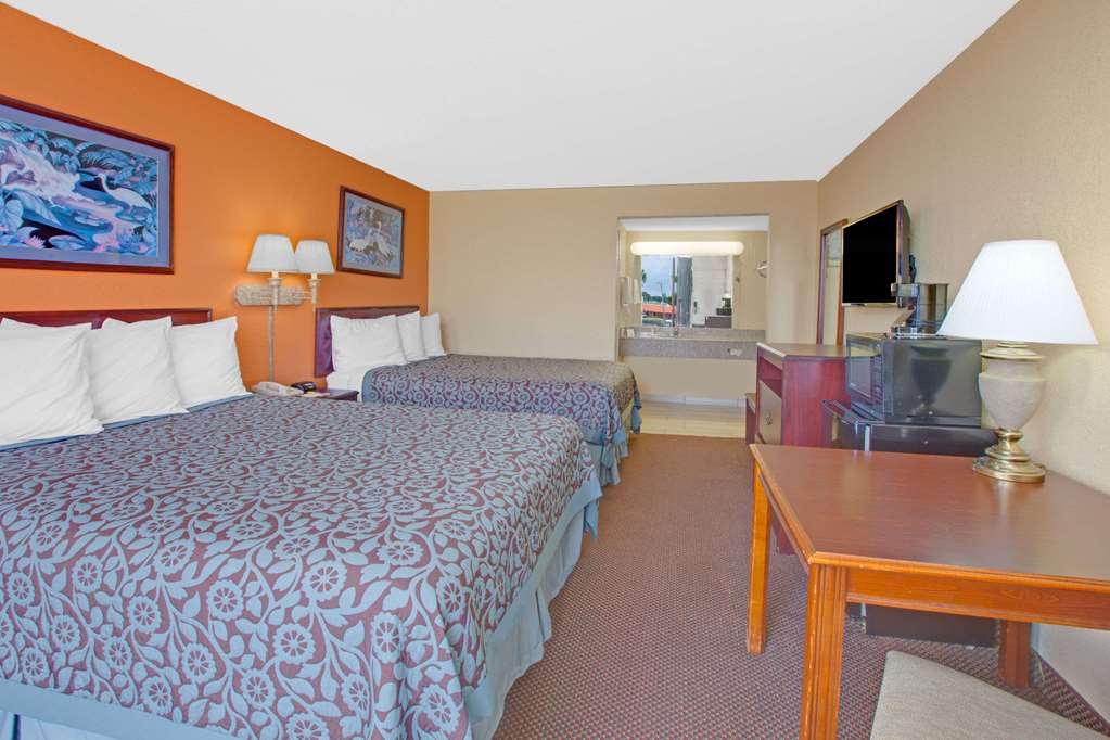 Days Inn by Wyndham Okemah - photo 11