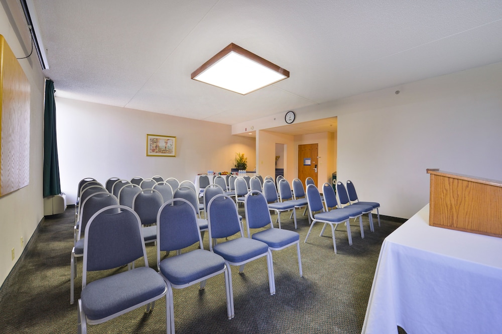 Greenstay Hotel & Suites - photo 48