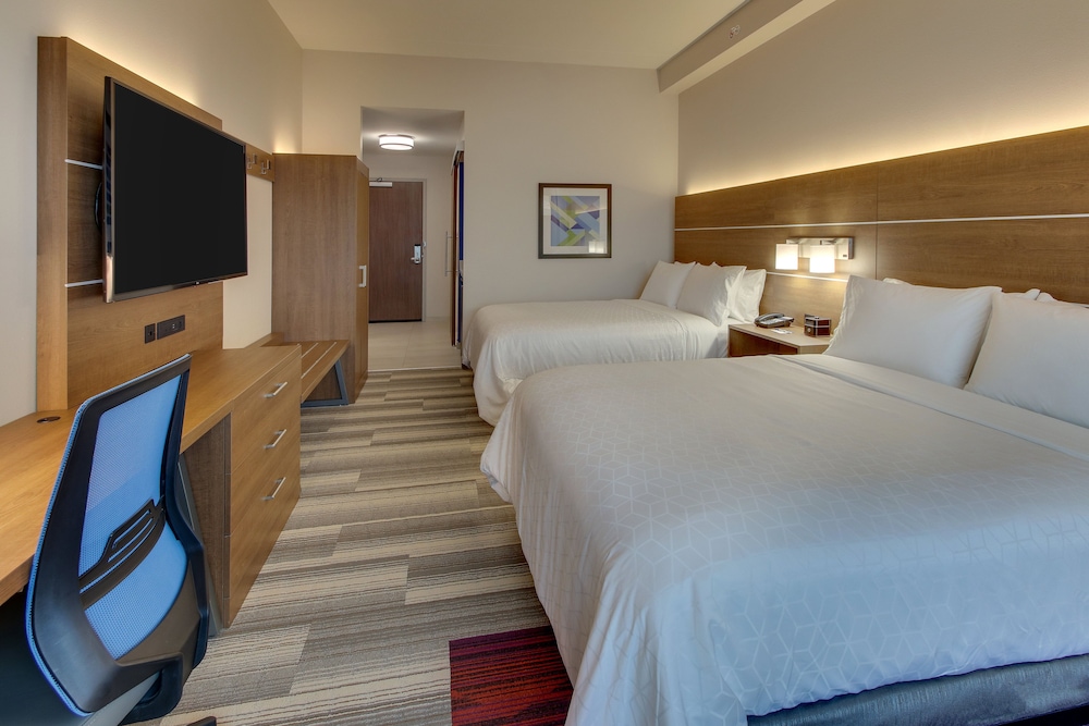 Holiday Inn Express & Suites Nashville Metrocenter Downtown by IHG - photo 6