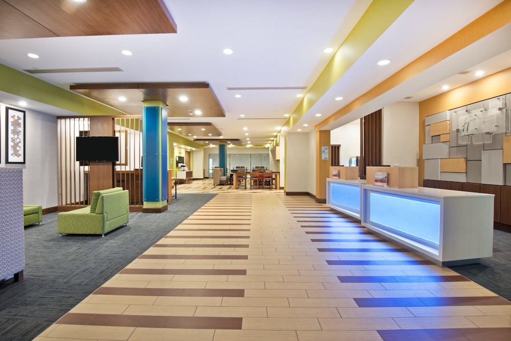 Holiday Inn Express & Suites Uniontown by IHG - photo 36