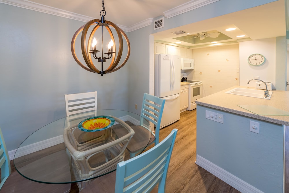 Sanibel Moorings Condo Resort - photo 8