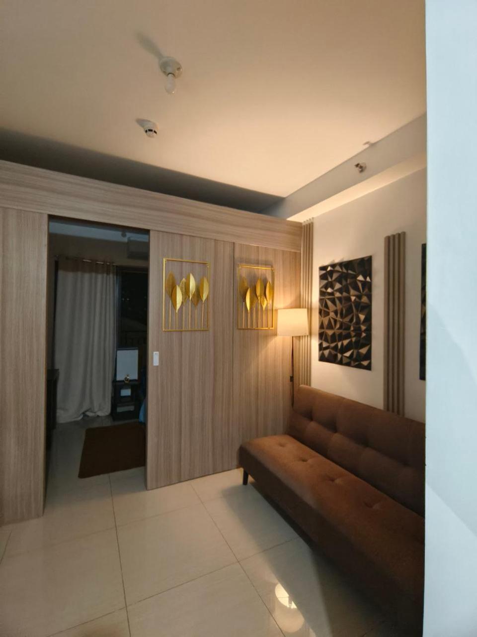 Couple or Barkada Room — Manila — photo 3