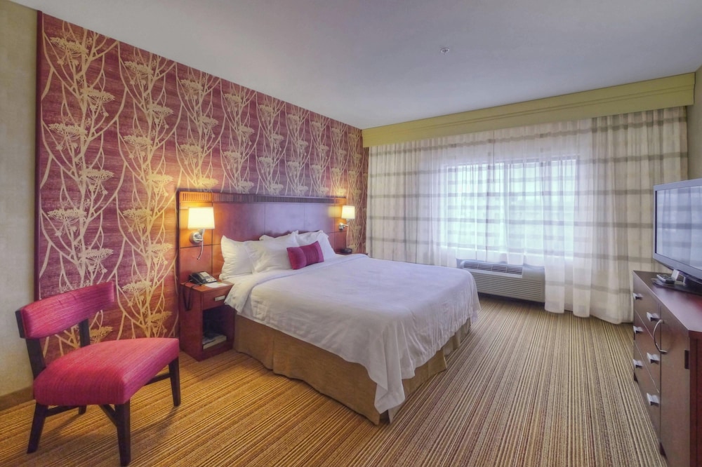 Courtyard by Marriott Medford Airport - photo 27
