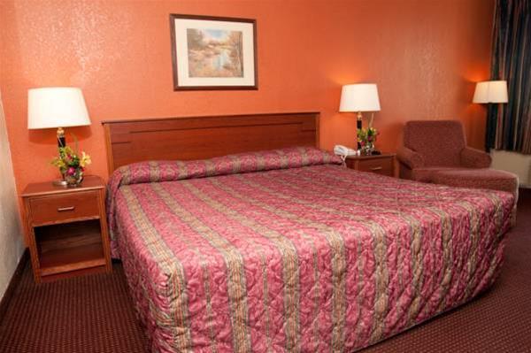 Old Hickory Inn Jackson - photo 6
