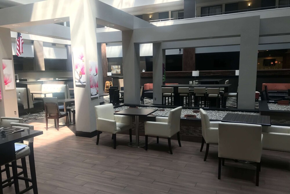 Ramada by Wyndham Southfield - photo 14