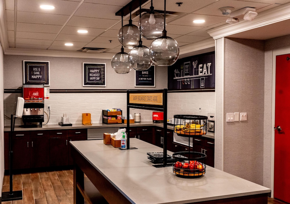 Hampton Inn & Suites Leesburg - photo 33