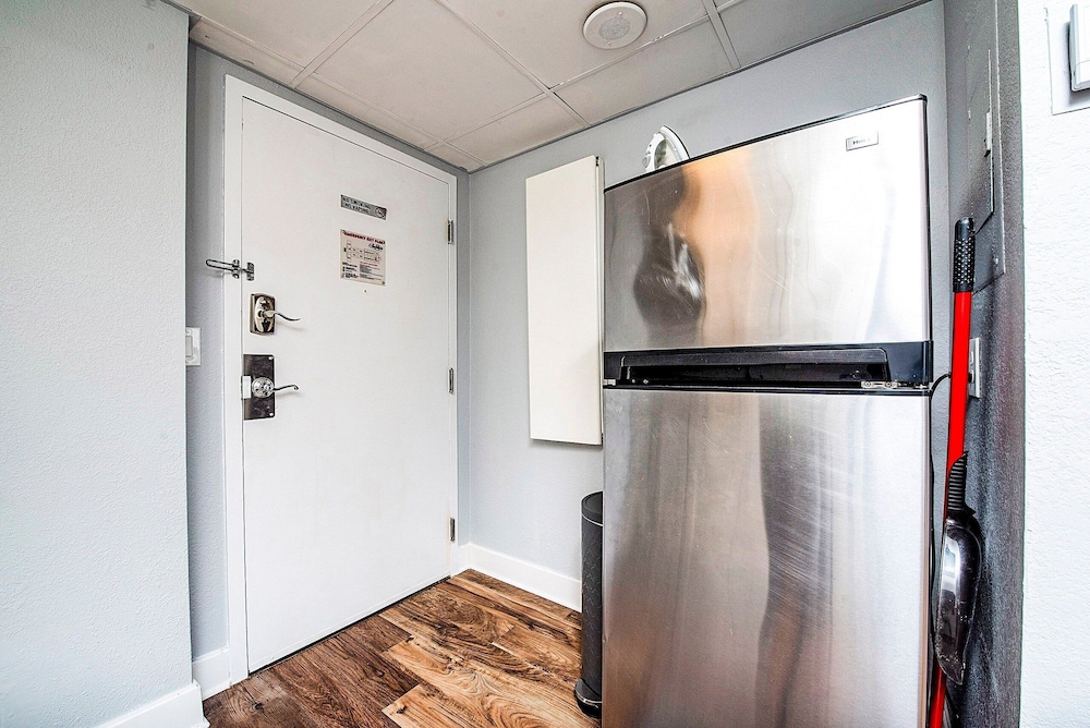 The Enclave Hotel and Suites - photo 52