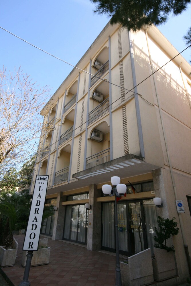 Hotel Labrador - last minute hotel in Cattolica