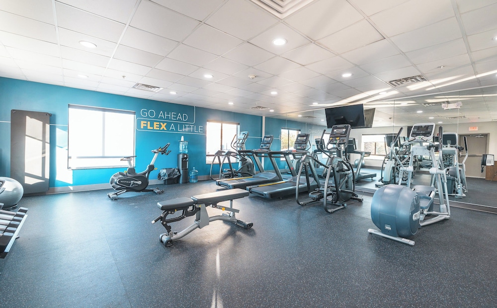 Holiday Inn Express Hotel & Suites St. Robert by IHG - photo 35