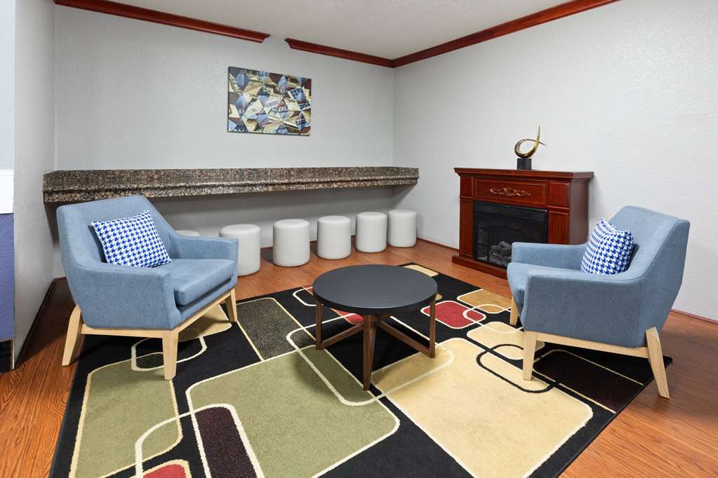 AmericInn by Wyndham Grinnell - photo 8