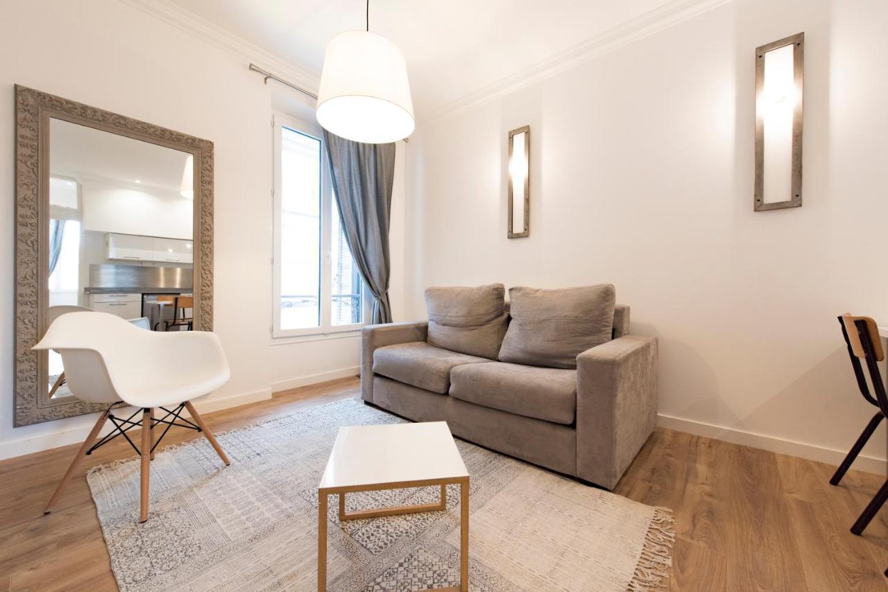 F2 Mezzanine Centre Ville 1 Min de la Mer in Saint-Raphael, France