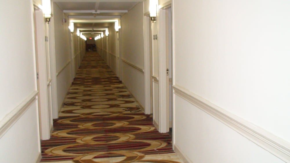 Armstrong Inn and Suites - photo 10