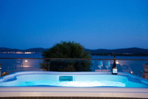 Deluxe Apartment Cigit — 4-Star Luxury Hotel in Turanj, Croatia