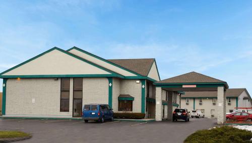 Ramada Limited Syracuse University - photo 17