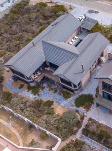 Stoepsit - carbon neutral hotel in Unknown City