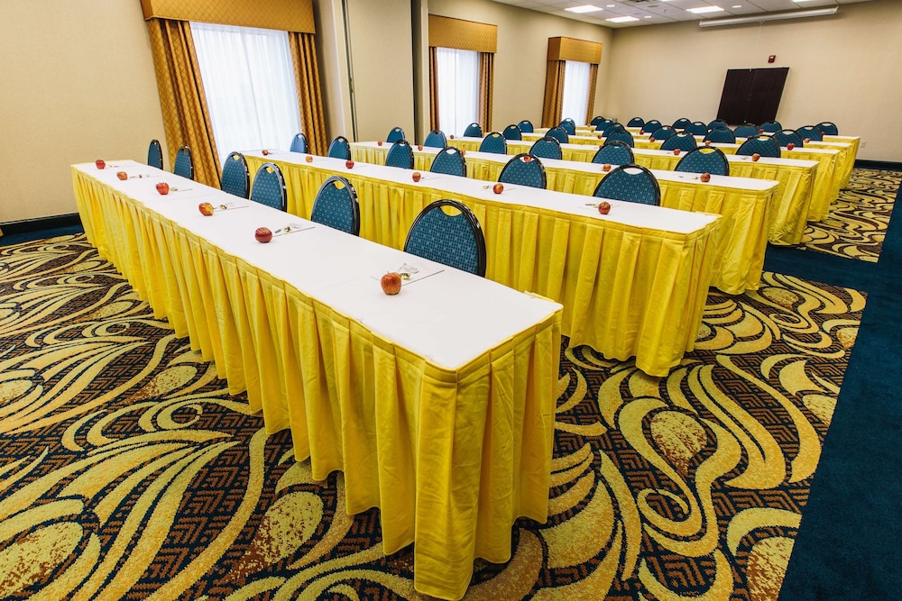 Hampton Inn & Suites Effingham - photo 87