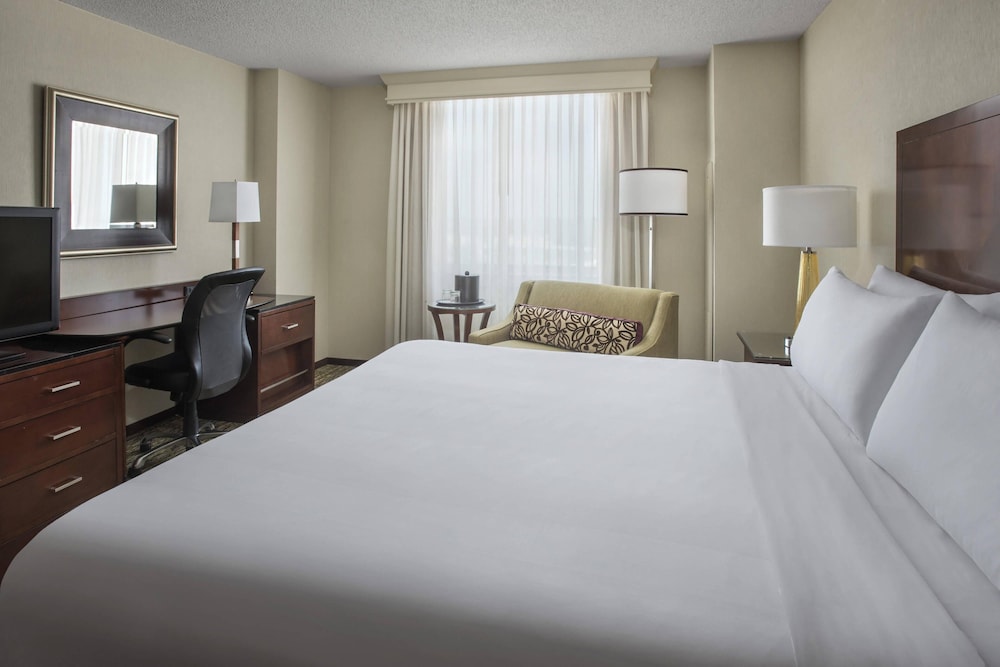 Philadelphia Airport Marriott - photo 17