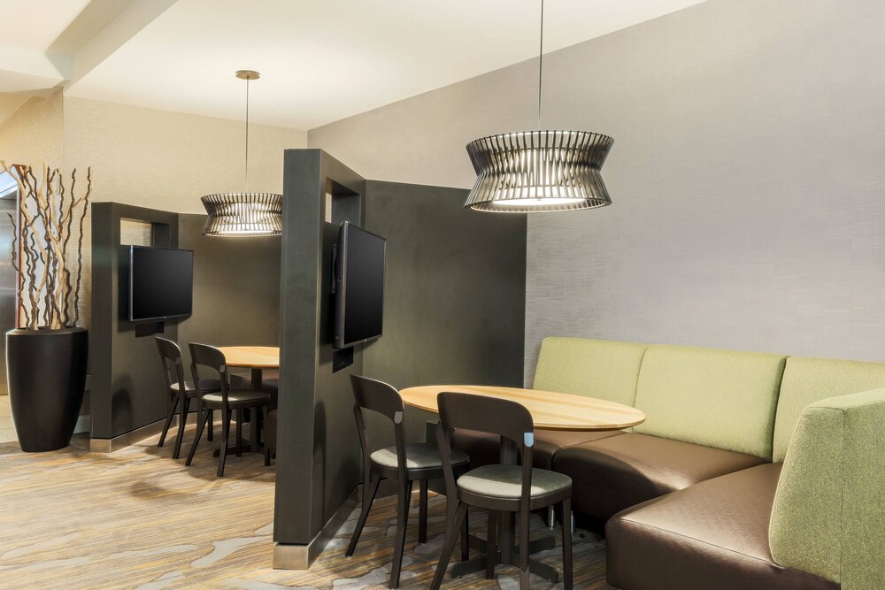 Courtyard by Marriott Pittsburgh Downtown - photo 3
