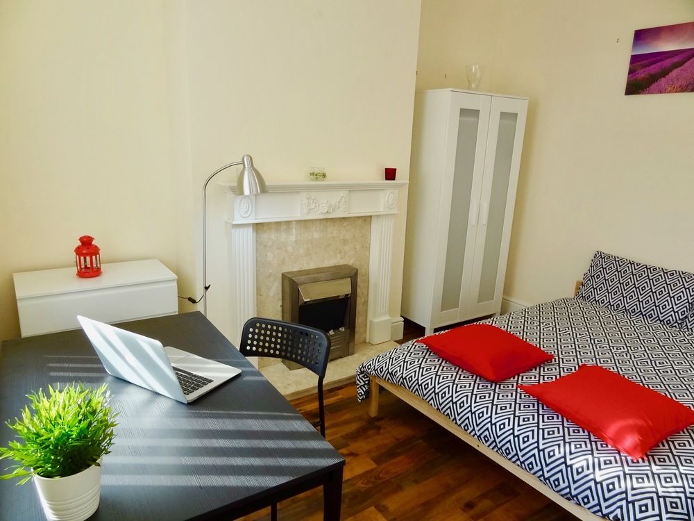 Seven Hills Home Stay — 4-Star Luxury Hotel in Sheffield, United Kingdom