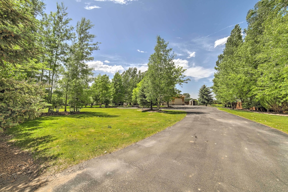 Idyllic Idaho Falls Retreat w River Views — hotel in Rigby