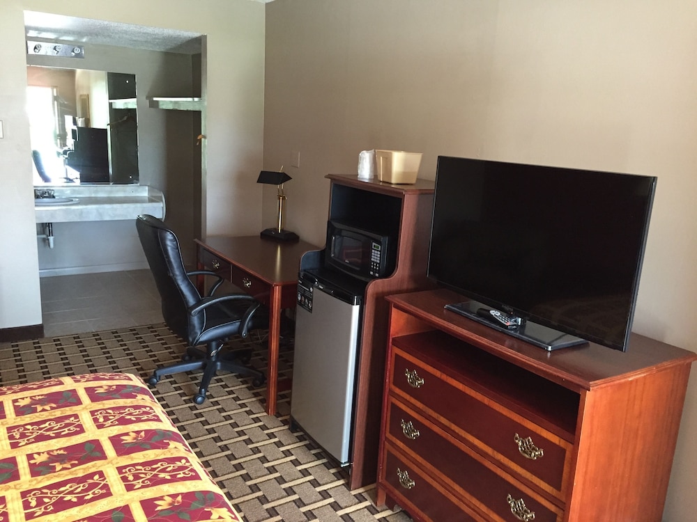 Americas Best Value Inn Franklin - photo 39