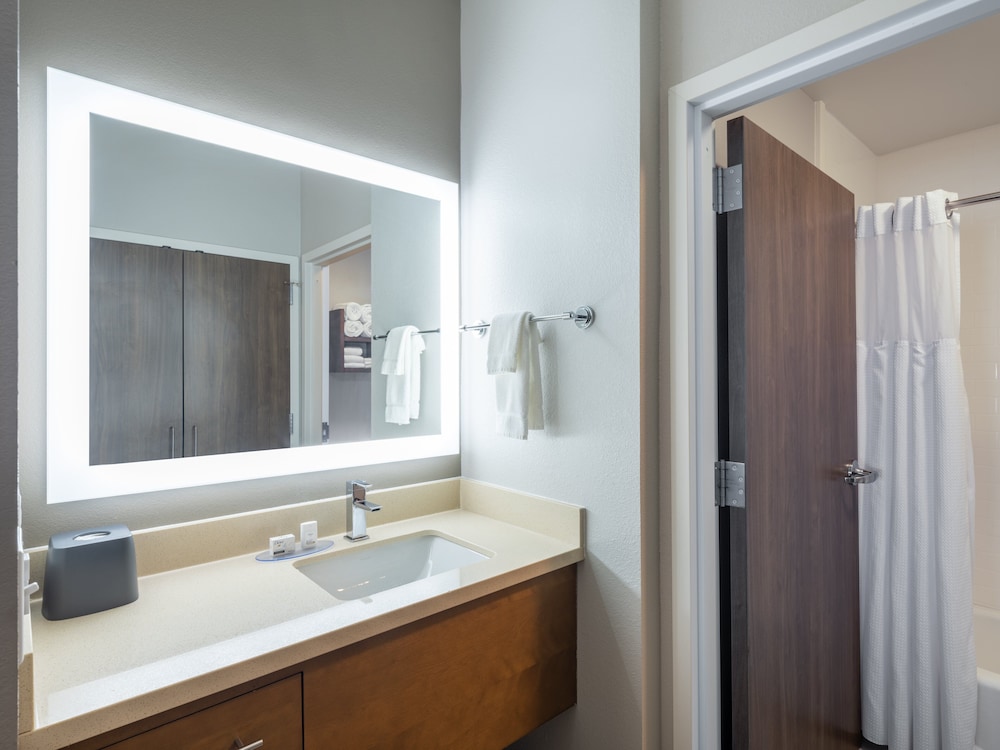 Staybridge Suites Sioux City Southeast by IHG - photo 8