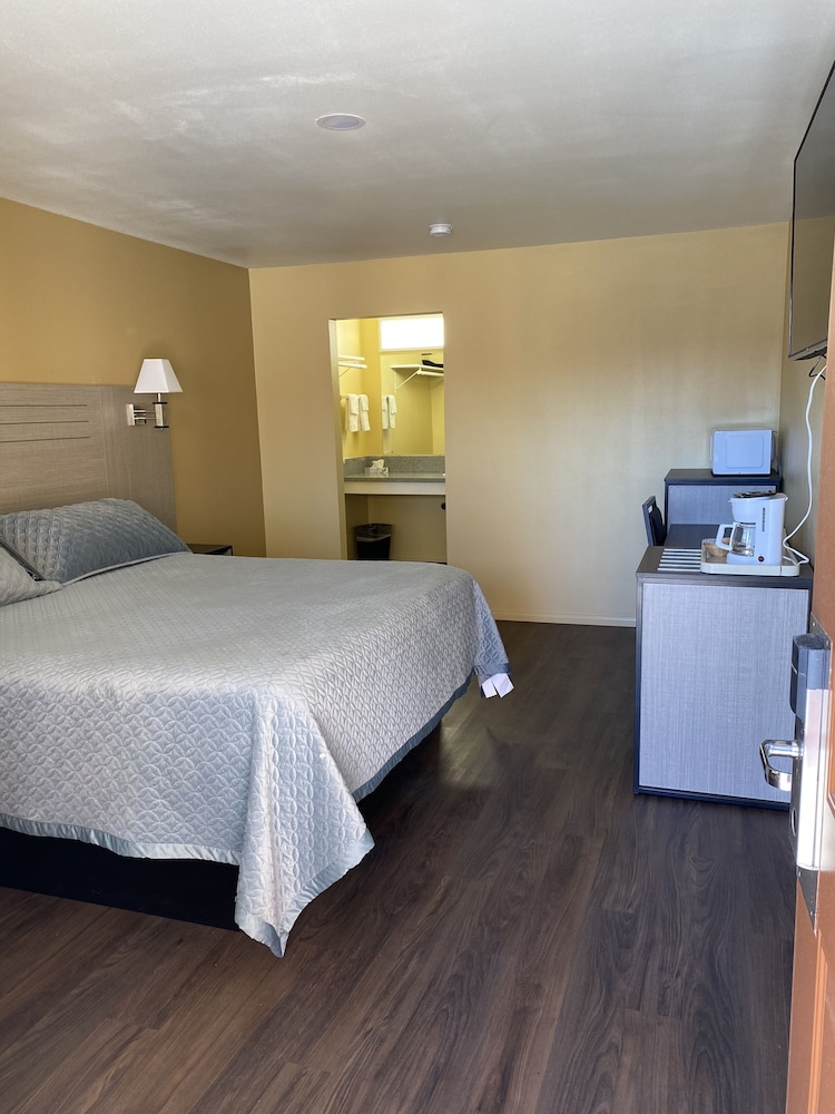 Mount Whitney Motel - photo 11