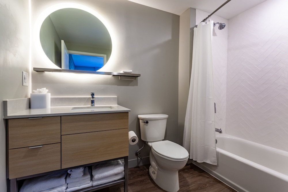 TownePlace Suites by Marriott Raleigh University Area - photo 46