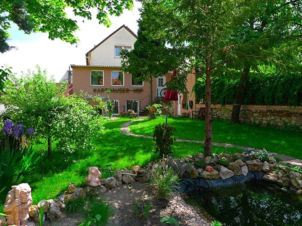 Hotel Karthaeuser Hof — hotel in Floersheim