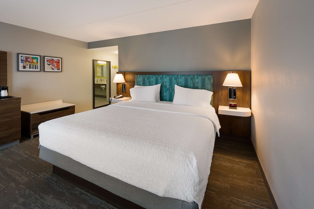 Hampton Inn & Suites Fredericksburg at Celebrate Virginia - photo 29