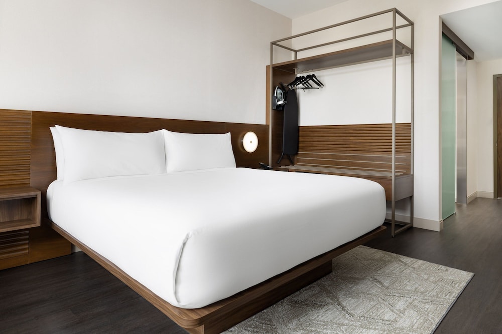 AC Hotel Newtown Square - photo 12