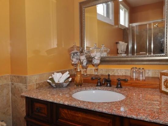 Bayberry Inn of Newport - photo 11