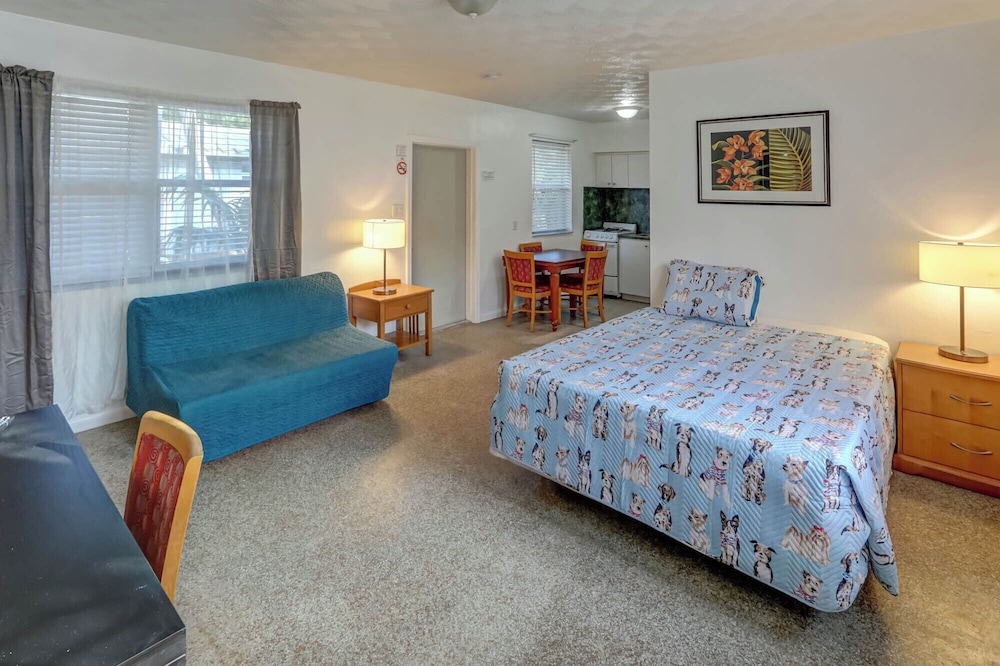 Richard's Pet Friendly Motel - photo 17