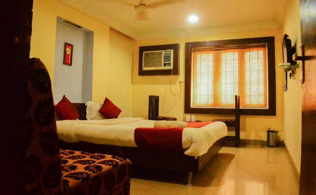 Oyo 5738 Hotel Lords Inn — Indore
