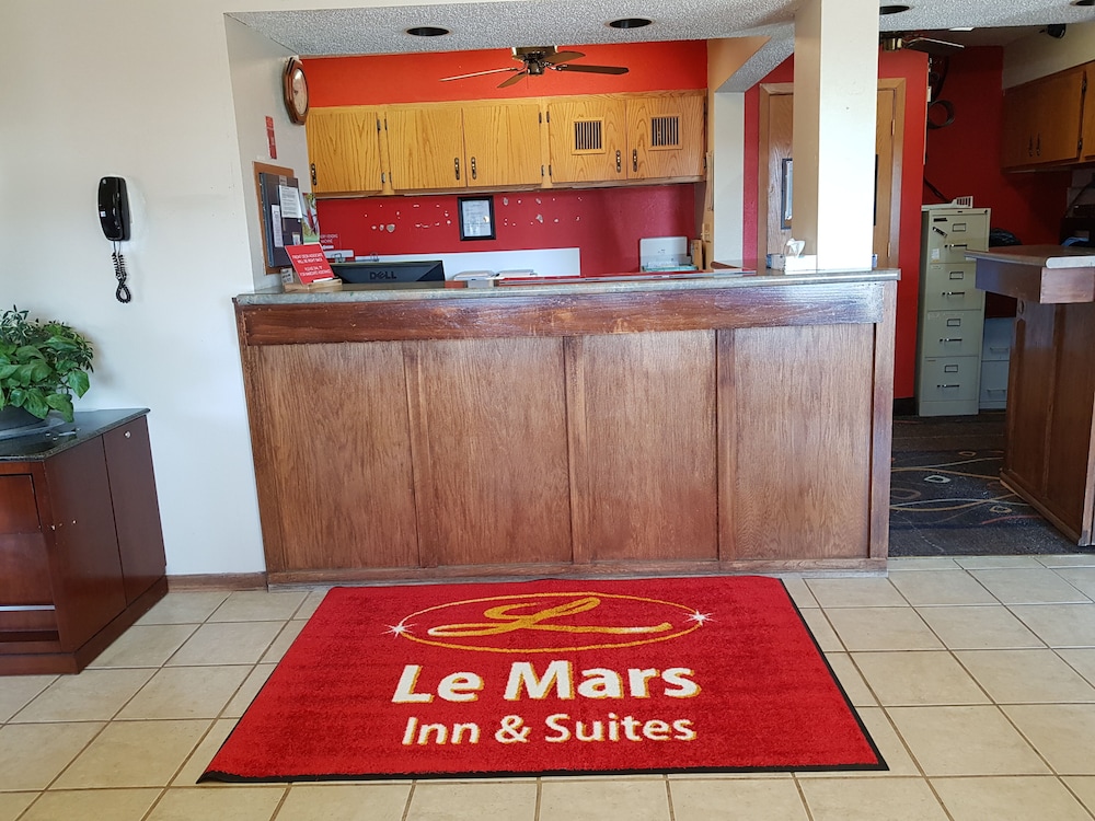 Le Mars Inn & Suites - photo 3