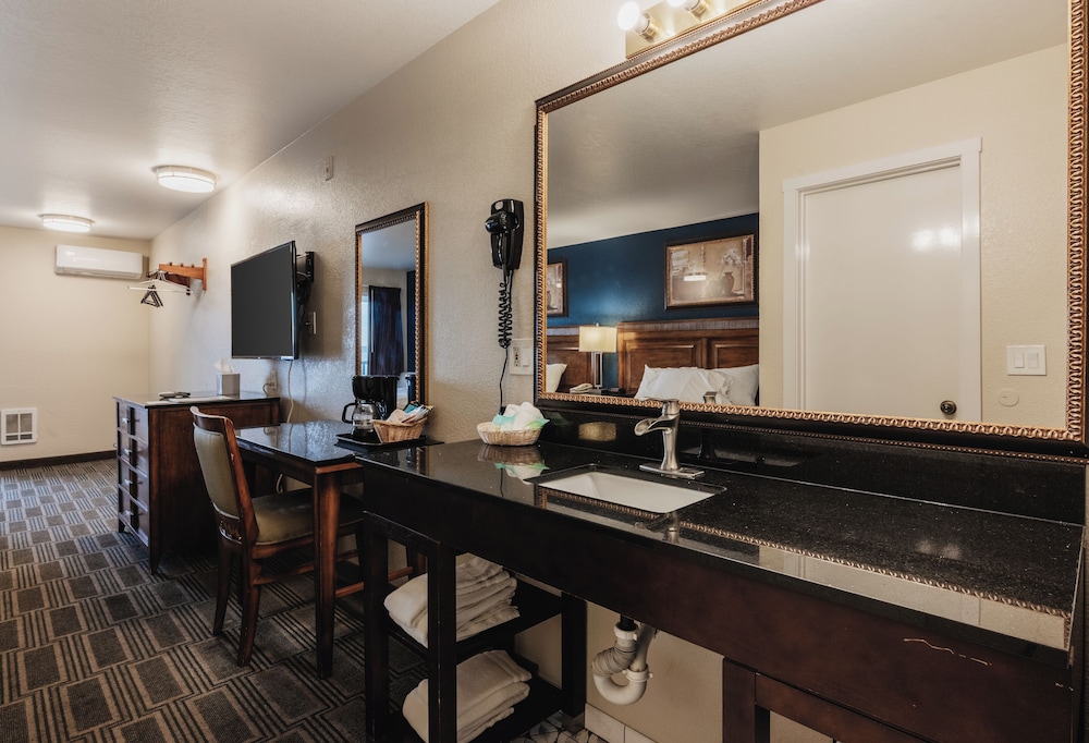 Water Front Inn - photo 13