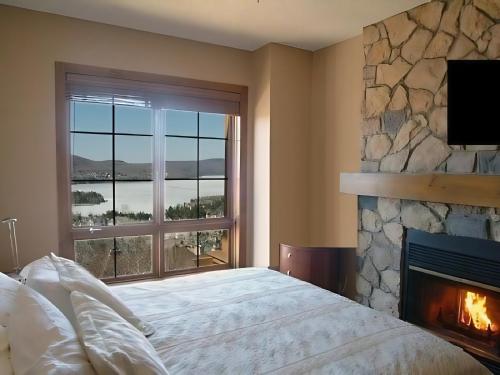 Luxurious Equinoxe Ski in Ski out — 4-Star Luxury Hotel in Mont-Tremblant, Canada